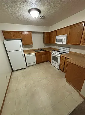 2 bed, $1,525 — Photo 3