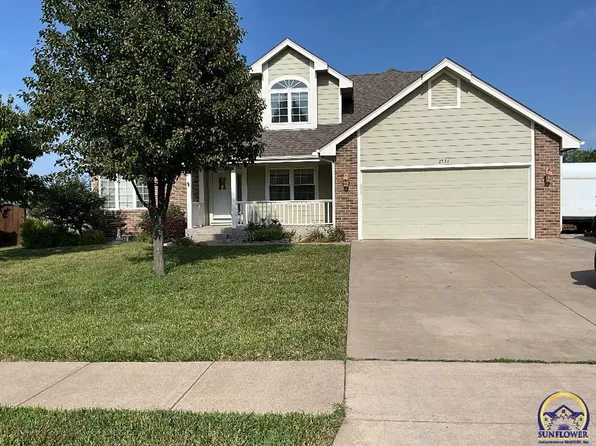 2534 SW Wexford Dr, Topeka, KS 66614