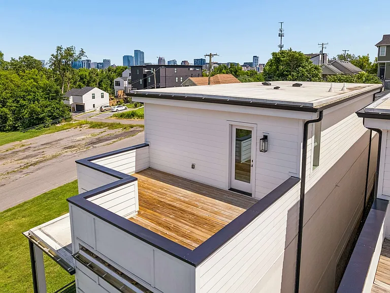 2225 Herman St — Photo 31
