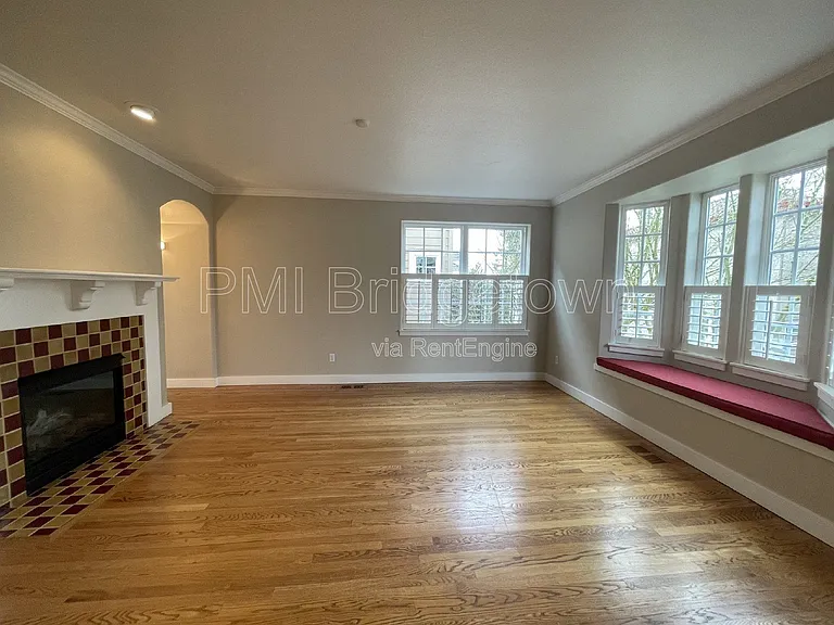 10235 NW Edgewood Dr — Photo 6
