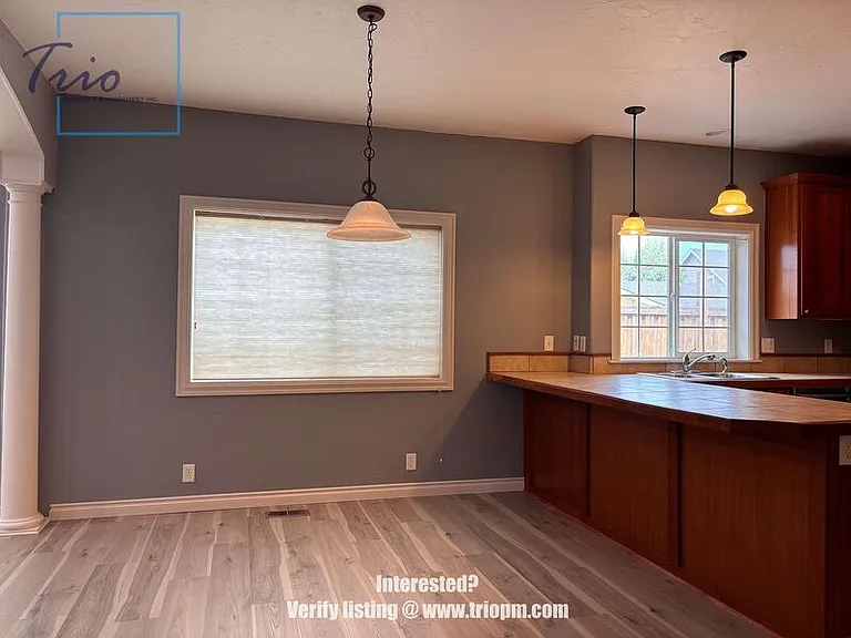 3365 Gilham Rd — Photo 21