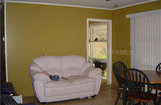 2nd image of 2354 Prospect St