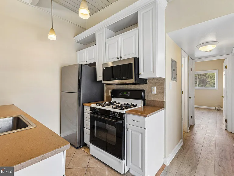 4901 Americana Dr #204 — Photo 4