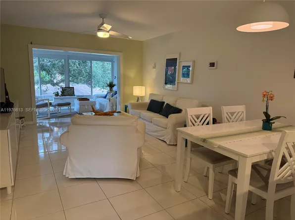 5141 W Oakland Park Blvd #311, Lauderdale Lakes, FL 33313