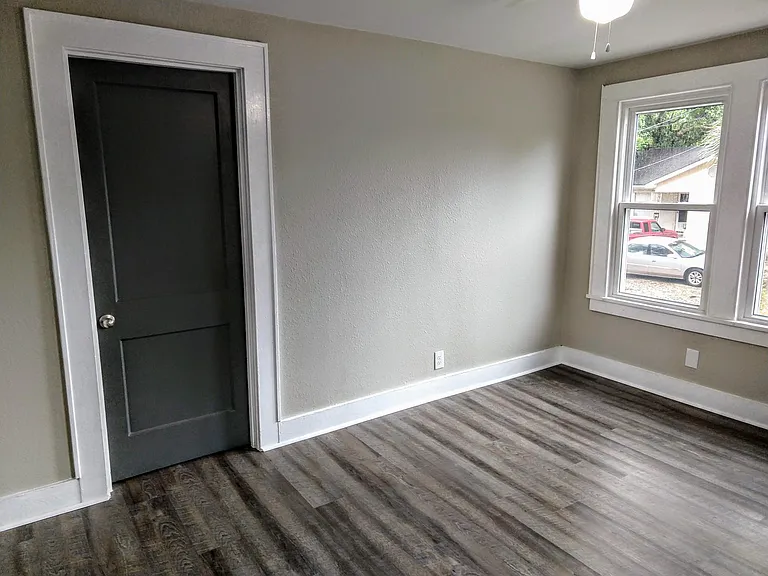 205 N M St — Photo 6