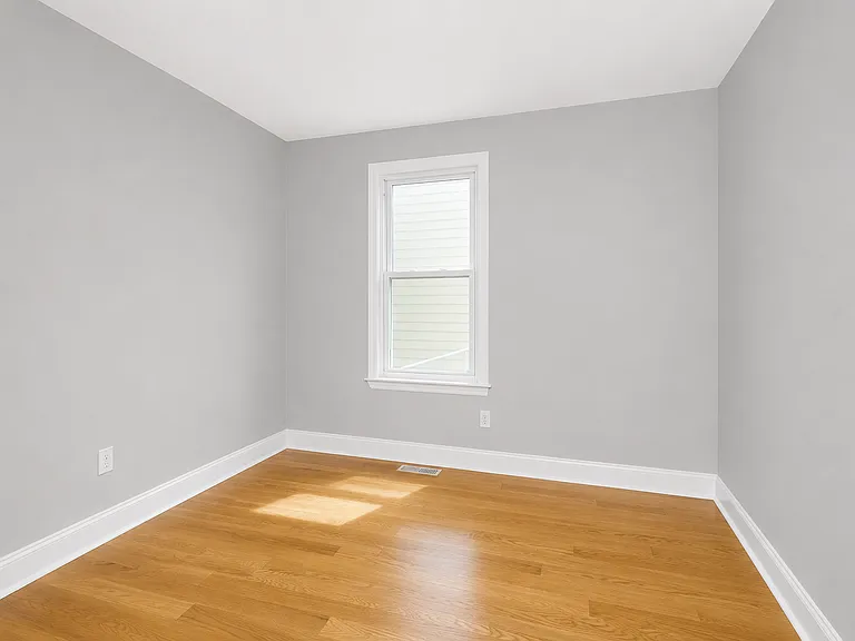 21 Cross St #1 — Photo 9