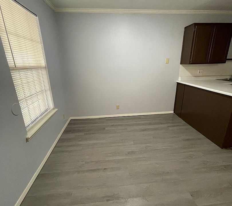 1st image of 6817 Wolflin Ave #202