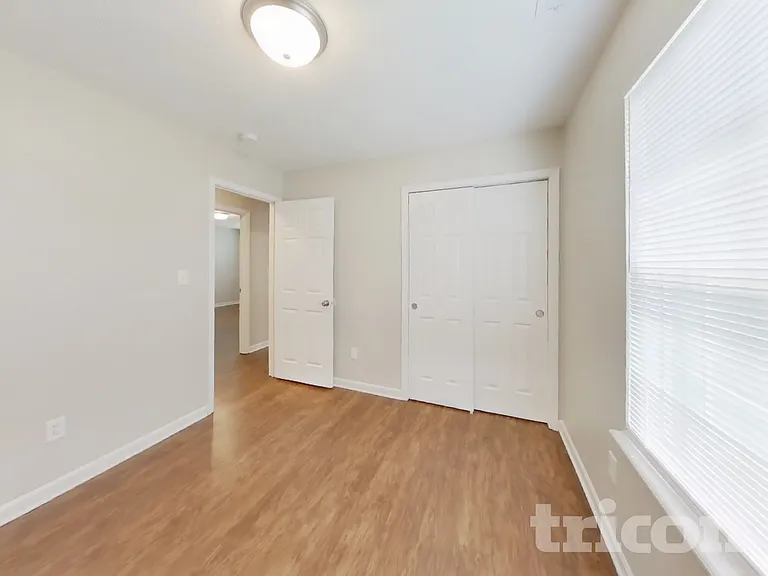 1064 Halifax Ln — Photo 12