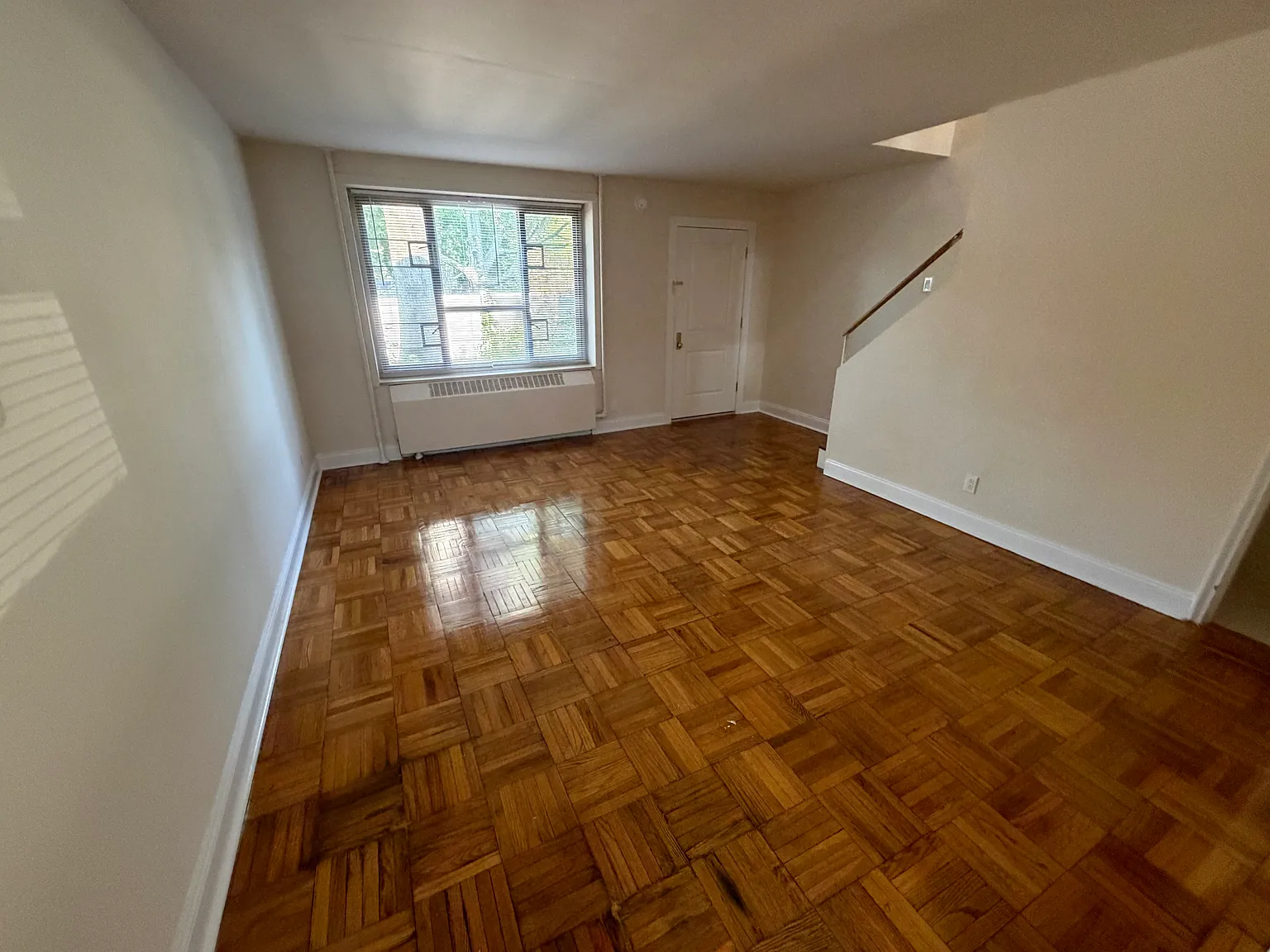194th St, Fresh Meadows — Photo 4