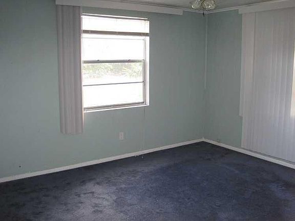5th image of 1410 Crossview St