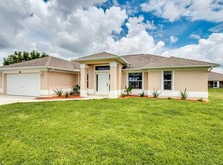 904 NE 10th Ln, Cape Coral, FL 33909
