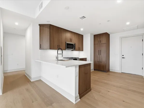 921 Madison Street image 4 of 22