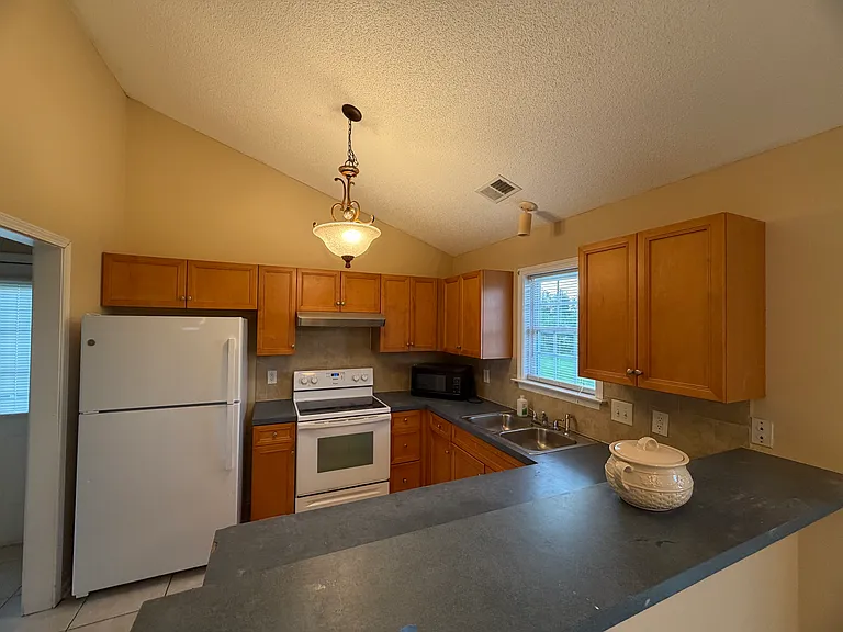 123 Bonnie Bridge Cir — Photo 13