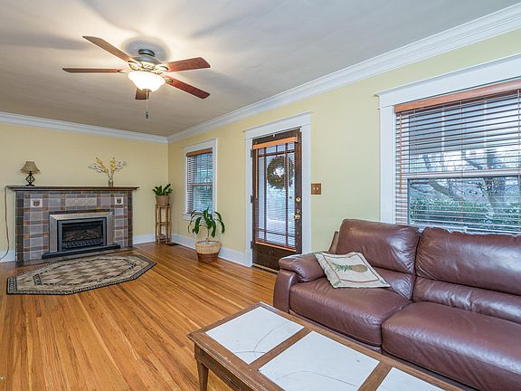 3rd image of 2225 Weber Ave