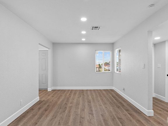 5th image of 3013 Arnold St