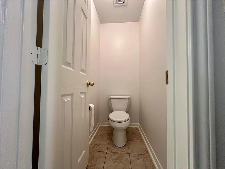 1318 Cedar Terrace Ct — Photo 9