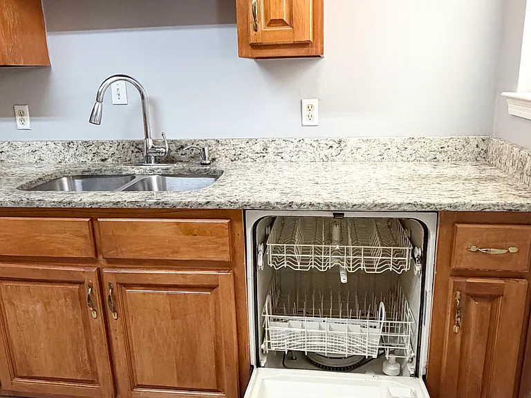 375 Ridgewood Dr — Photo 36