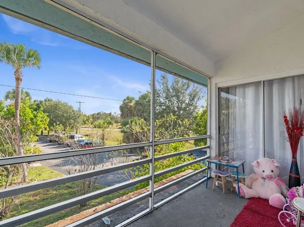 1555 14th Ave APT 209, Vero Beach, FL 32960