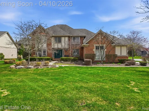 10312 Millwood Dr, Plymouth, MI 48170