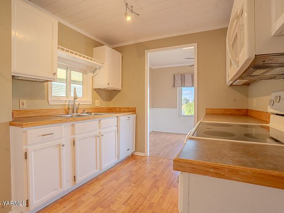 4th image of 300 Alps Rd Unit 1009