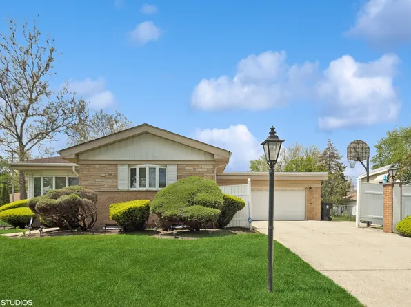 10720 Wakefield St, Westchester, IL 60154