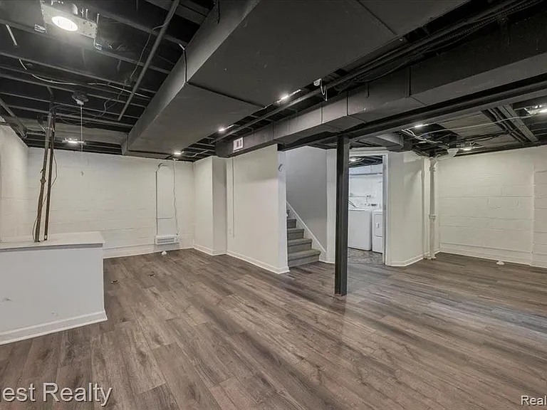 3846 Prairie Ave — Photo 18