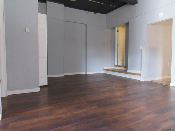5th image of 41 1/2 Saratoga Ave #1E