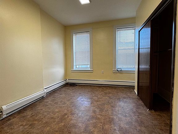 4th image of 401 70th St APT 3R