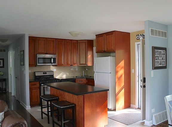 3rd image of 7222 Hawthorne Ave