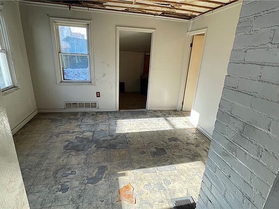 4th image of 1344 W 74th St
