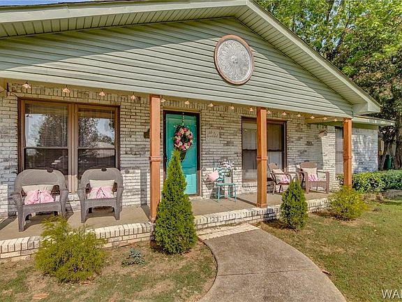 3rd image of 12022 Hemlock Ave