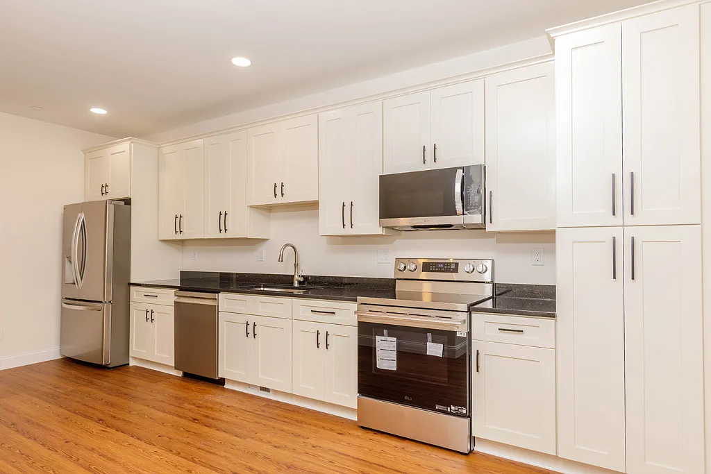 2 bed, 1056 sqft, $2,550 — Photo 1