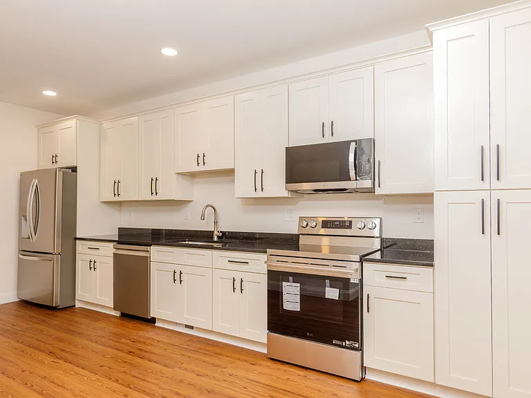 150 State Rd E #3 — Photo 17