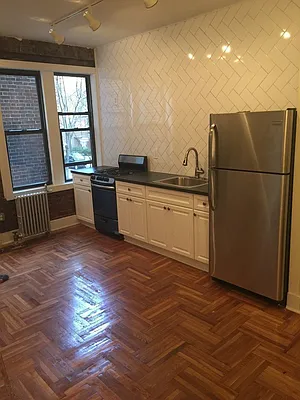 Rented by Smart NY Realty LLC | media 3