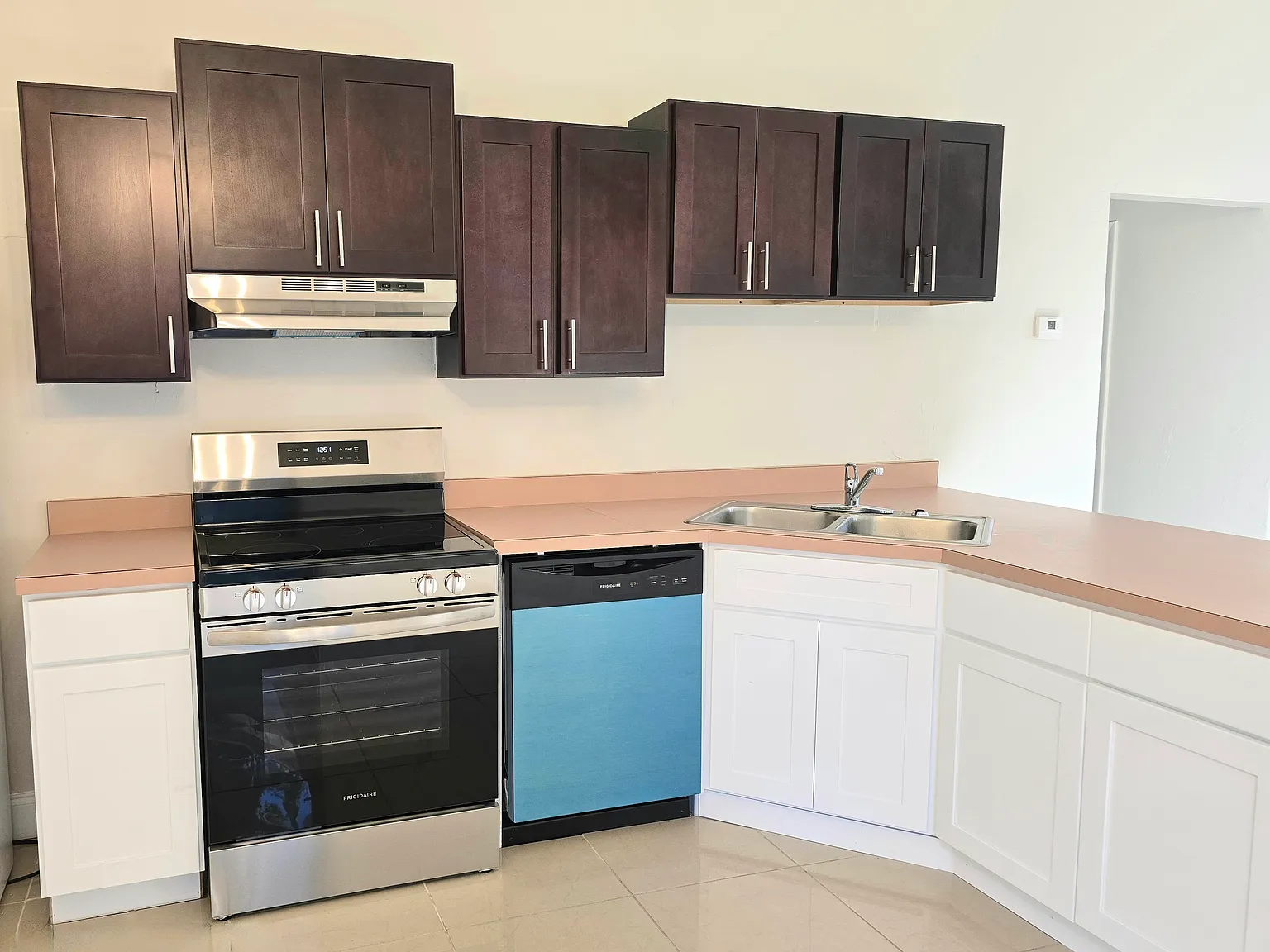 2 bed, 1000 sqft, $1,500 — Photo 2