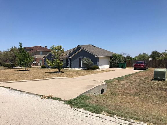 3rd image of 10101 Brangus Dr