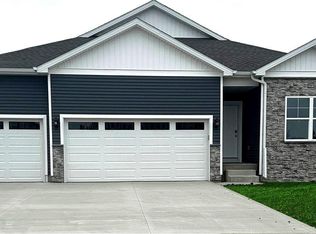 17686 Rose Lane Rd, Omaha, NE 68136