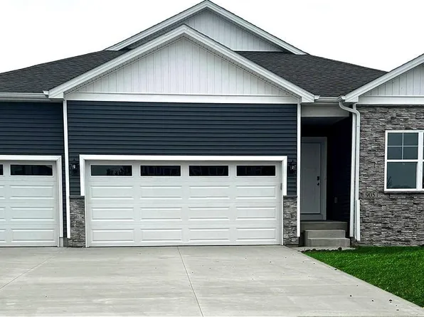 17686 Rose Lane Rd, Omaha, NE 68136