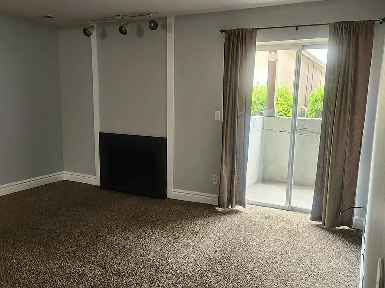 5321 S 580 E — Photo 2