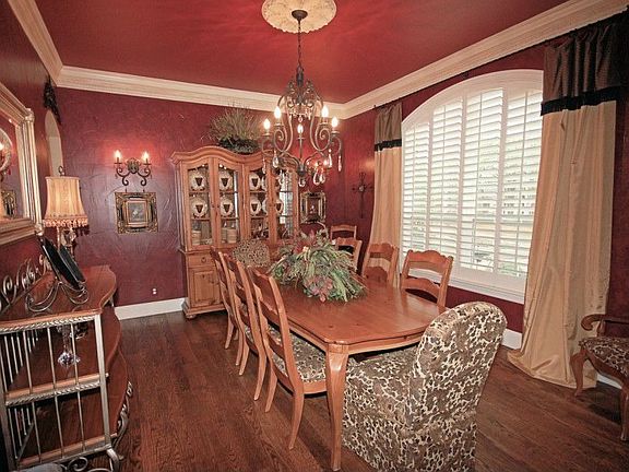 5th image of 1012 Ohio Ct