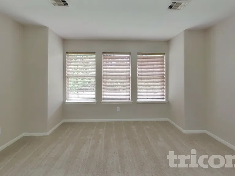 8523 W Highlands Xing — Photo 18