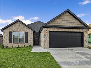 720 Marianne St, Centerton, AR 72719