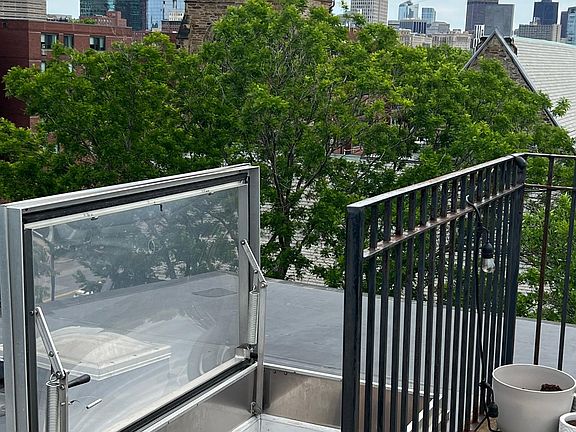 Deck entrance and view