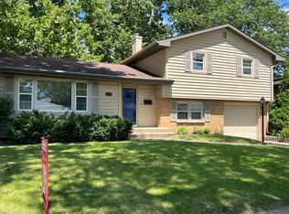 1304 E 19th St, Sterling, IL 61081