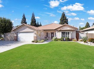 9912 Mona Lisa Ln, Bakersfield, CA