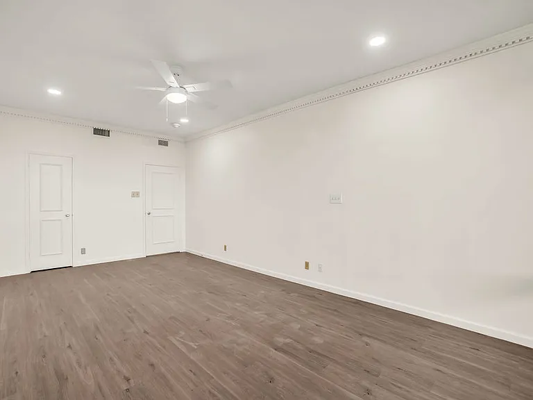 6335 W Northwest Hwy #411 — Photo 14
