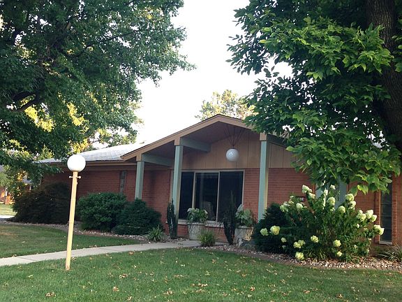 2nd image of 1714 Saint Andrews Dr