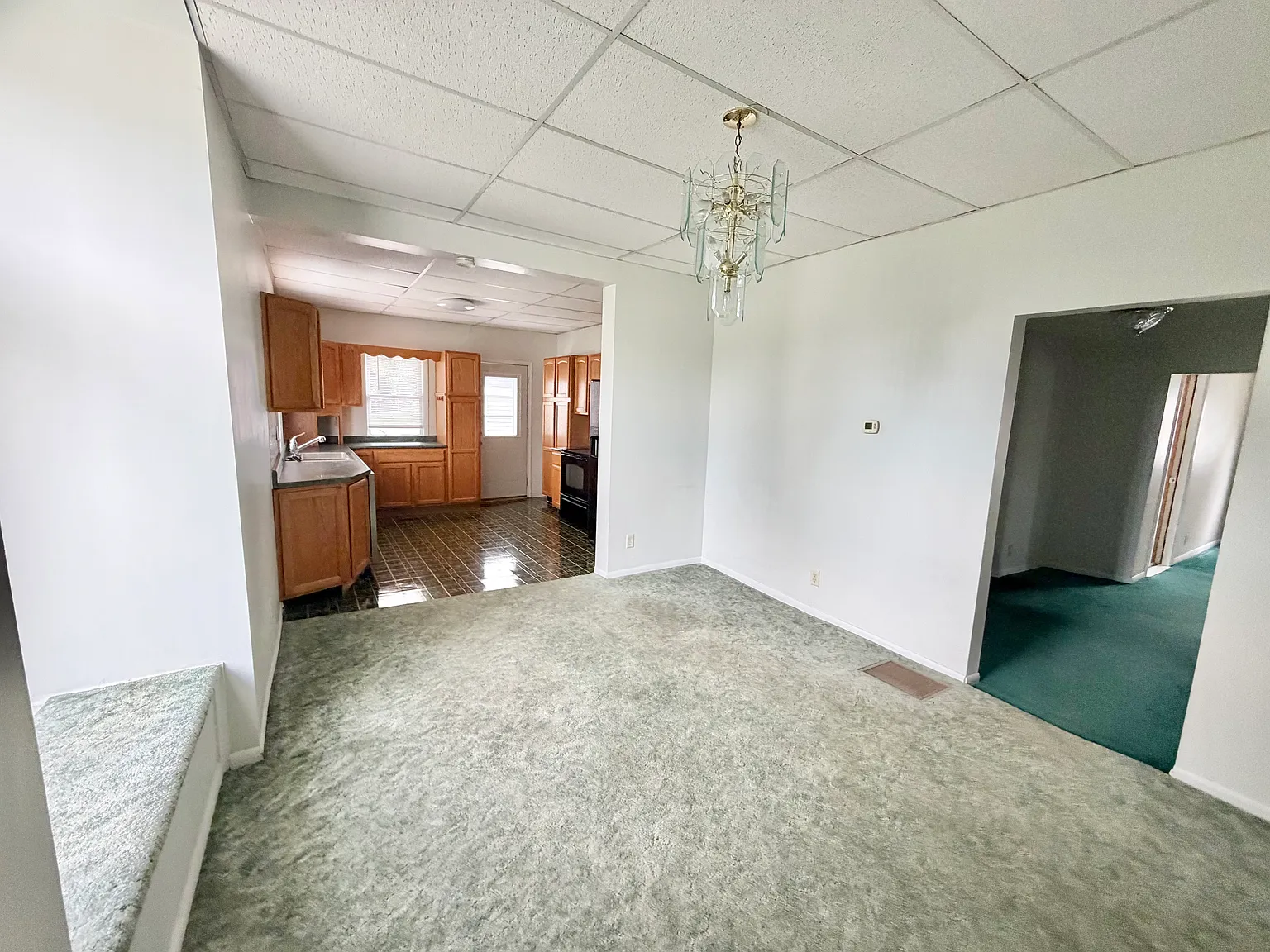 2 bed, 1500 sqft, $1,200 — Photo 3