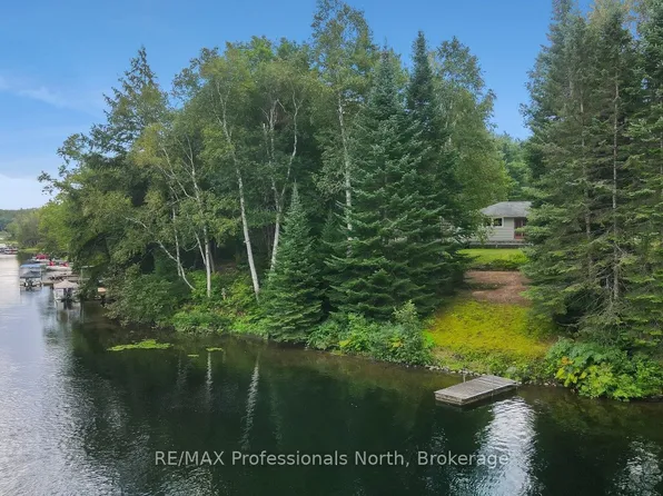 1052 Ablett Ct, Algonquin Highlands, ON K0M 1J1