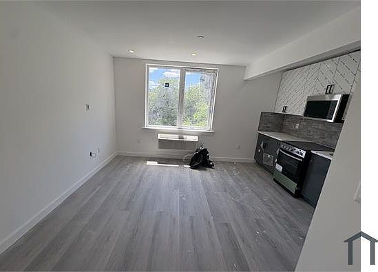 1st image of 40 W 167th St #303